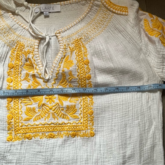 Clarte Claire Embroidery Detail Top - Picture 5 of 11